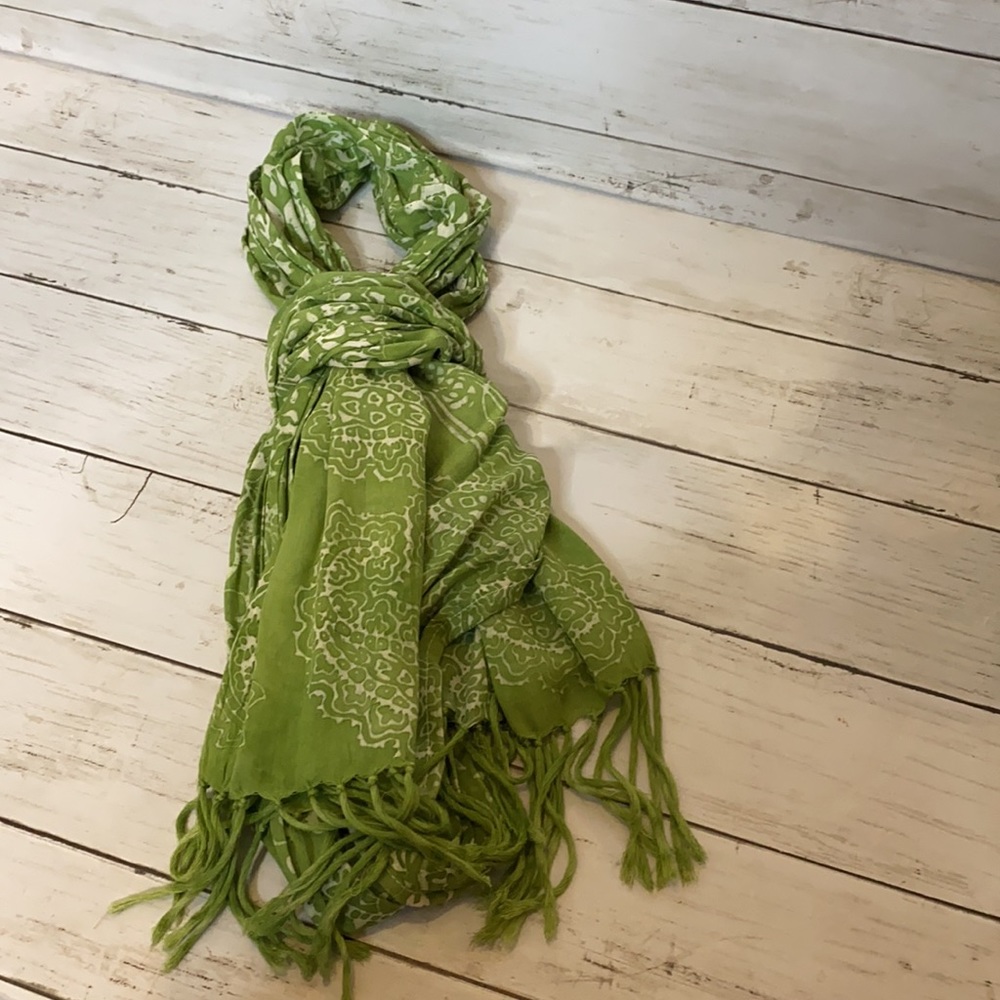 Kelly Green & White Scarf